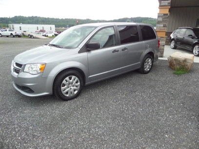 Used 2019 Dodge Grand Caravan SE w/ UConnect Hands-Free Group
