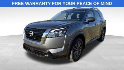 Used 2023 Nissan Pathfinder SV