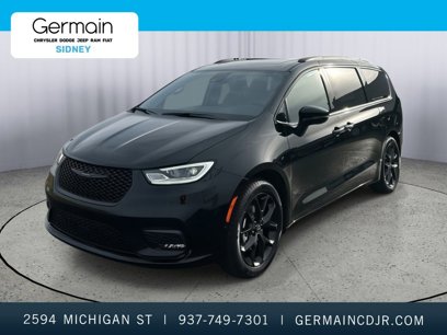 New 2025 Chrysler Pacifica Limited