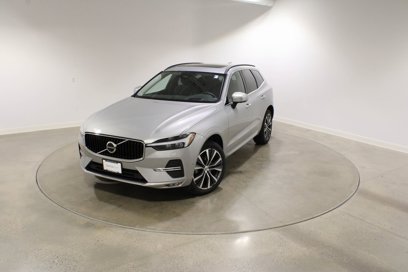Used 2022 Volvo XC60 B5 Momentum w/ Advanced Package