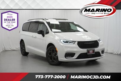 New 2025 Chrysler Pacifica Select