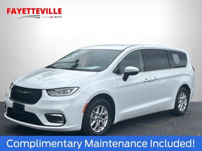 Used 2023 Chrysler Pacifica Touring-L