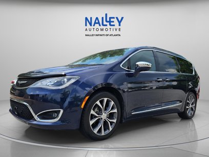 Used 2017 Chrysler Pacifica Limited w/ Advanced Safetytec Group