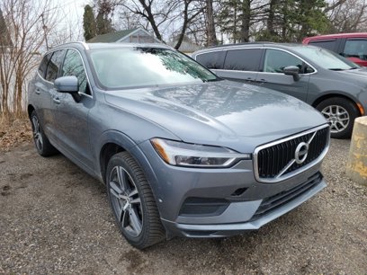 Used 2019 Volvo XC60 T6 Momentum w/ Premium Package