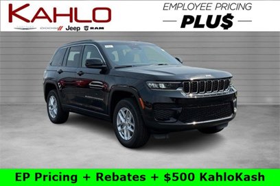 New 2025 Jeep Grand Cherokee Laredo