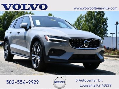 New 2025 Volvo V60 B5 Cross Country Plus w/ Protection Package Premier