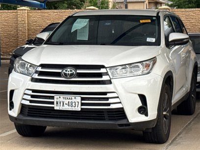 Used 2019 Toyota Highlander LE