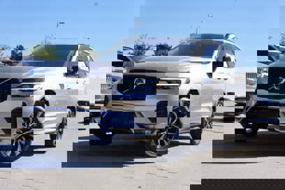 New 2025 Volvo XC60 B5 Core w/ Protection Package Premier