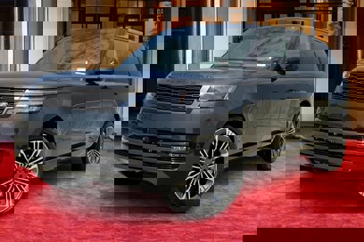 New 2025 Land Rover Range Rover Long Wheelbase SE
