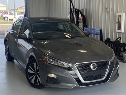 Used 2022 Nissan Altima 2.5 SV