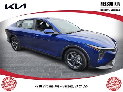 New 2025 Kia K4 LXS