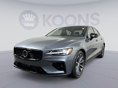 Used 2021 Volvo S60 T5 Momentum