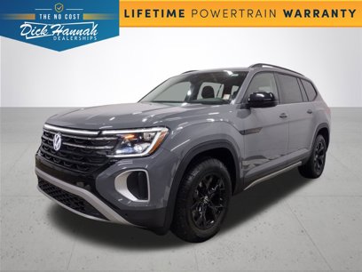 New 2025 Volkswagen Atlas Peak Edition SE