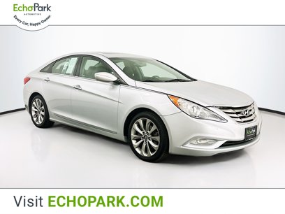 Used 2012 Hyundai Sonata SE w/ Navigation & Sunroof Pkg