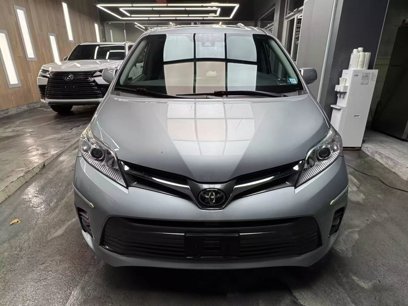 Used 2020 Toyota Sienna XLE
