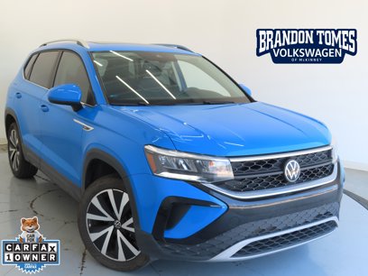 Used 2024 Volkswagen Taos SE w/ Panoramic Sunroof Package