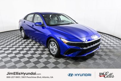 New 2024 Hyundai Elantra SE