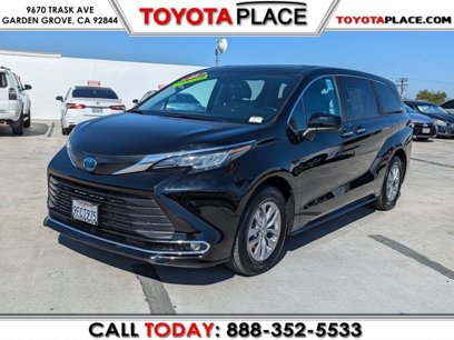 Used 2022 Toyota Sienna XLE