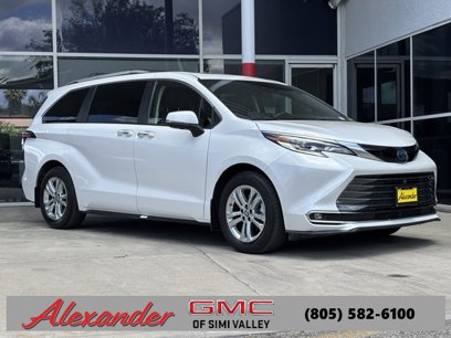 Used 2023 Toyota Sienna Platinum