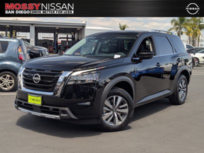 New 2025 Nissan Pathfinder SL w/ Cargo Package