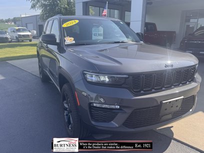 Used 2024 Jeep Grand Cherokee Limited w/ Black Appearance Package