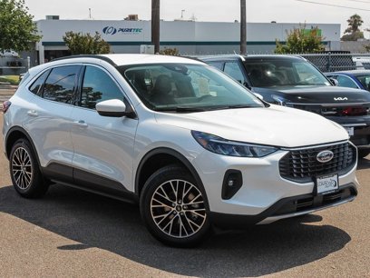 New 2025 Ford Escape SE