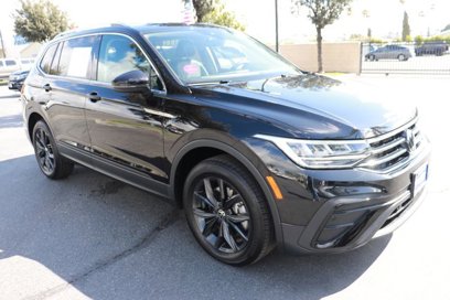 Used 2024 Volkswagen Tiguan SE
