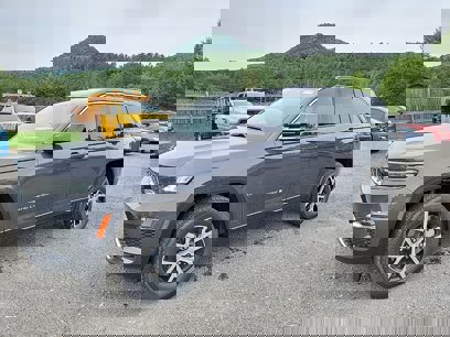 New 2024 Jeep Grand Cherokee Limited w/ Luxury Tech Group II