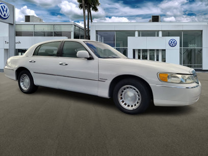 Used 2001 Lincoln Town Car Executive