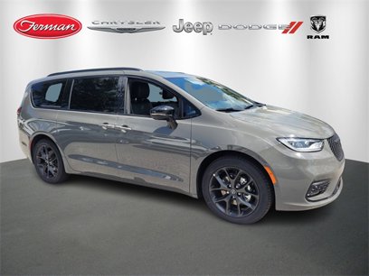 New 2025 Chrysler Pacifica Limited