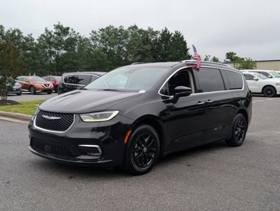 Used 2021 Chrysler Pacifica Touring-L