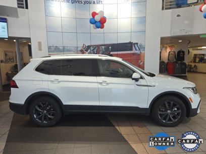 Used 2024 Volkswagen Tiguan SE w/ Panoramic Sunroof Package