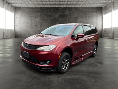 Used 2020 Chrysler Pacifica Touring w/ S Appearance Package