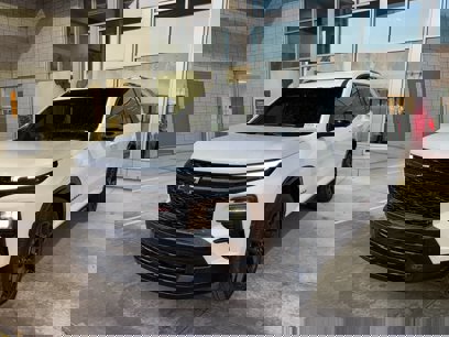 Used 2024 Chevrolet Traverse RS