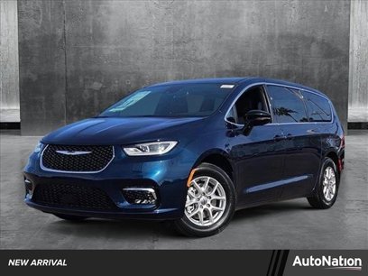 New 2025 Chrysler Pacifica Select