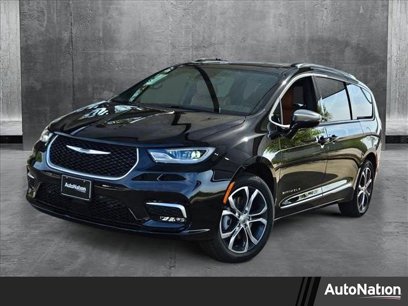 New 2025 Chrysler Pacifica Pinnacle