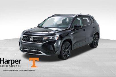 Used 2023 Volkswagen Taos SE w/ Black Wheel Package
