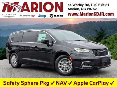 New 2025 Chrysler Pacifica Select