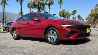 Certified 2025 Hyundai Elantra SE