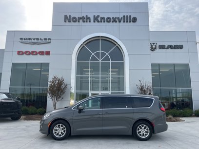 Used 2023 Chrysler Pacifica Touring-L