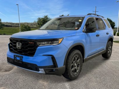 New 2025 Honda Pilot TrailSport