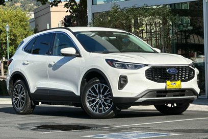 New 2023 Ford Escape SE w/ PHEV Premium Package