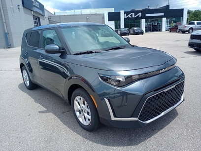 New 2025 Kia Soul LX