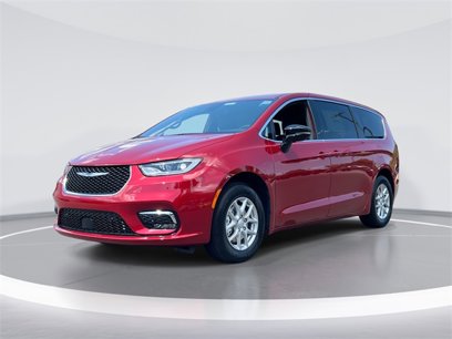 New 2025 Chrysler Pacifica Select