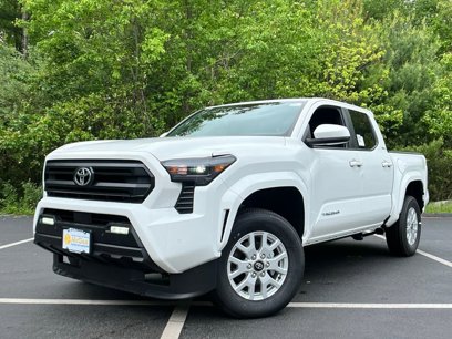 New 2025 Toyota Tacoma SR5