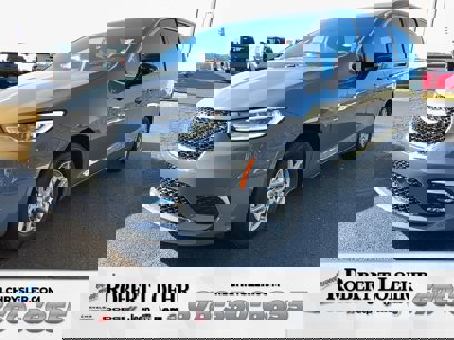 New 2025 Chrysler Pacifica Select