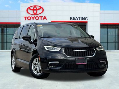 Used 2023 Chrysler Pacifica Touring-L