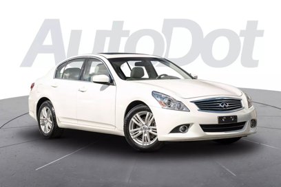 Used 2011 INFINITI G25 x w/ Moonroof Pkg