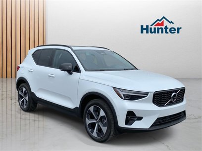 New 2025 Volvo XC40 B5 Plus w/ Protection Package Premier