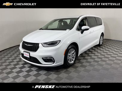 Used 2023 Chrysler Pacifica Touring-L
